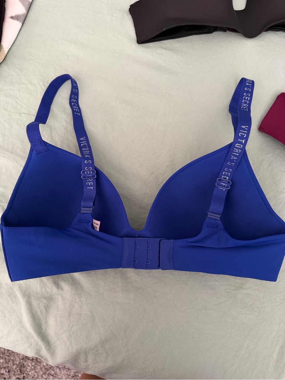 Set of 3 Lightly Lined VS Wireless Bras - Picture 10 of 11
